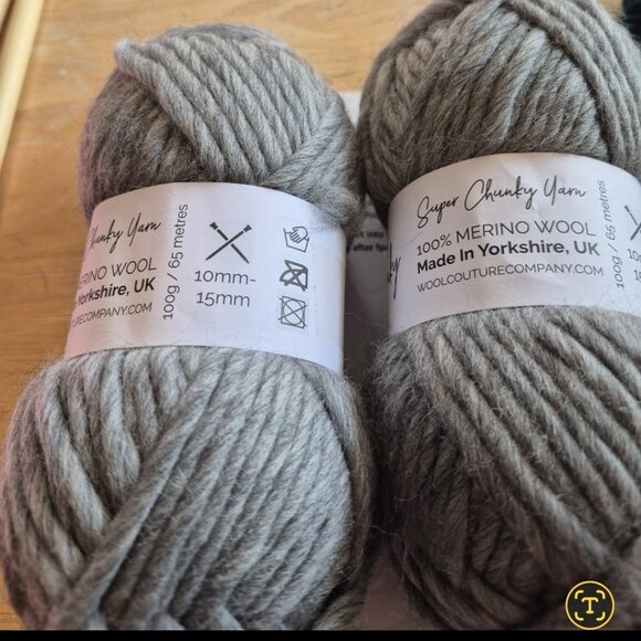 Cheeky Chunky 100% Merino wool-two skeins gray - Picture 2 of 4
